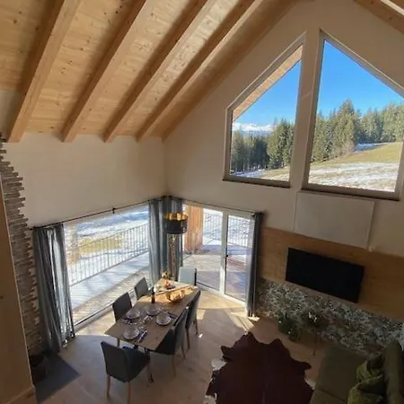 Hillside Retreat Holiday home *